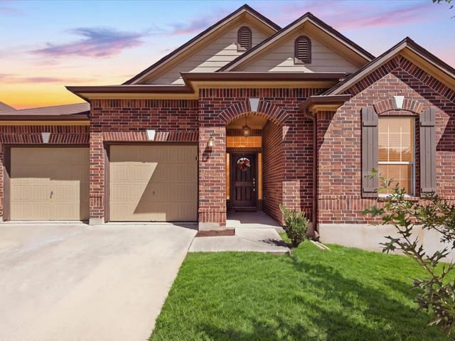 1113 Renaissance TRL