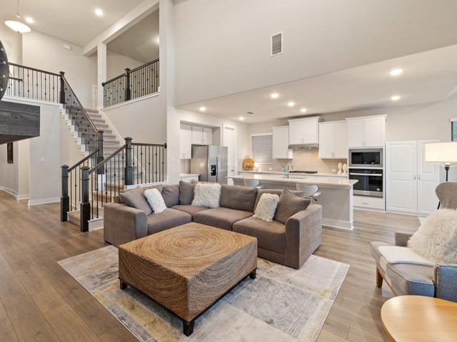 1113 Spring Gulch Ln
