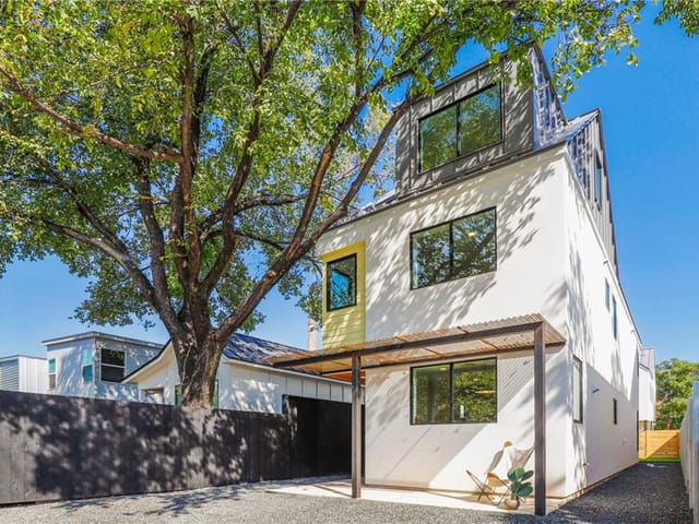 1114 E 3rd St Unit #1