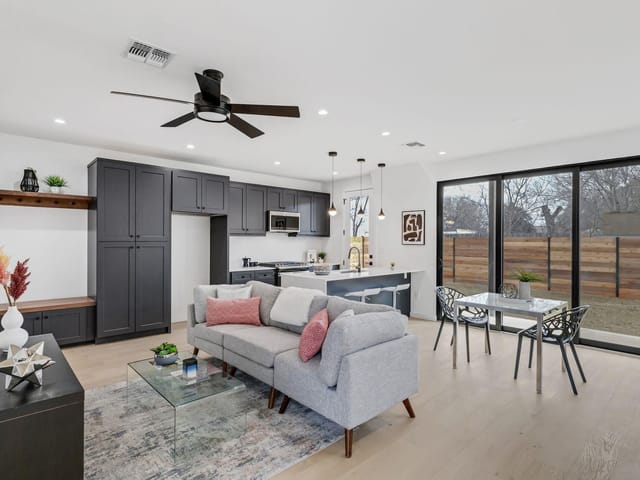 1114 Stobaugh St Unit #2