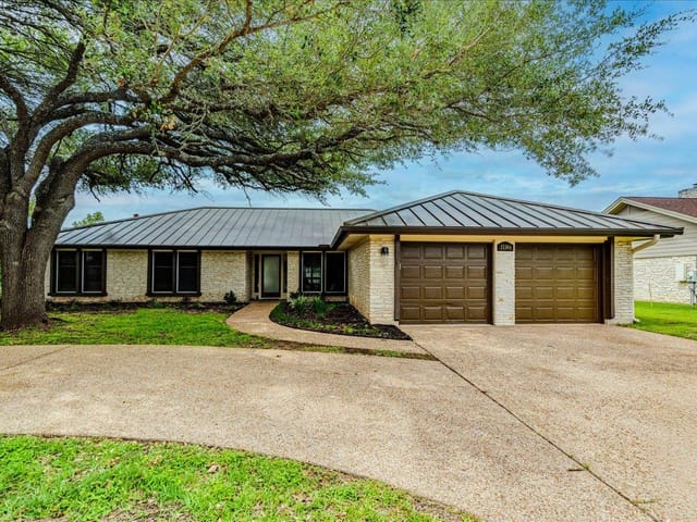 11146 Pinehurst DR