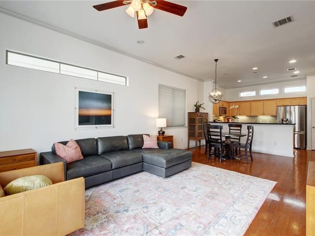 1115 Kinney Ave Unit #16