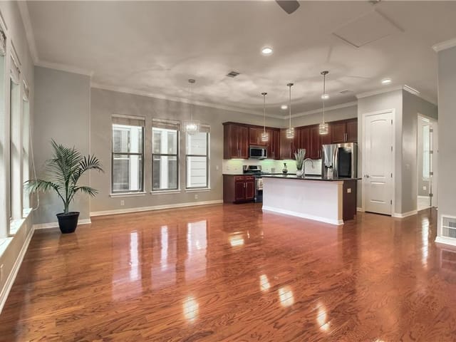 1115 Kinney Ave Unit #37