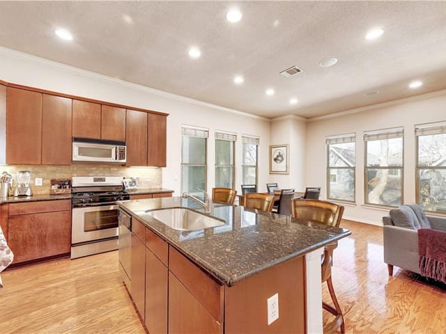 1115 Kinney Ave Unit #38