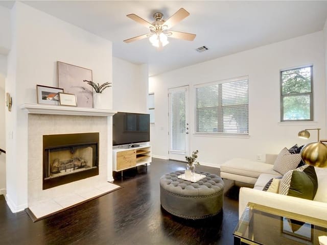1115 Kinney Ave Unit #4