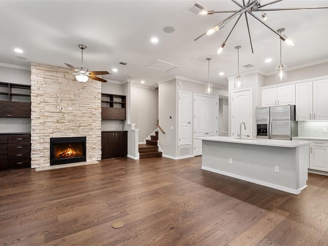1115 Kinney Ave Unit #42