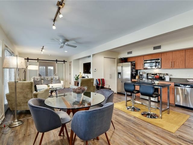 1115 W 10th ST Unit #106