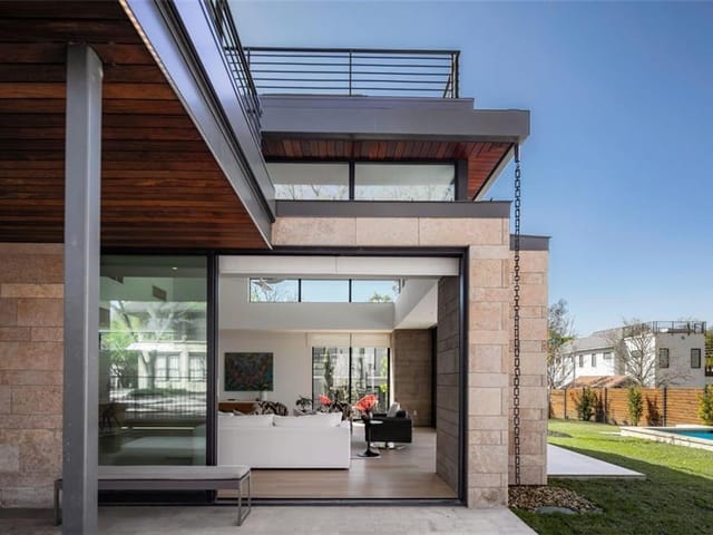 1115 W 11th St Unit #2