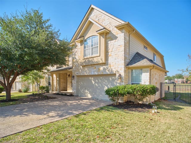 1116 Hillridge DR