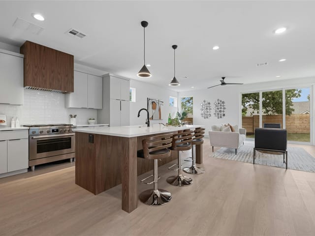 1117 Lawson Ln Unit #1