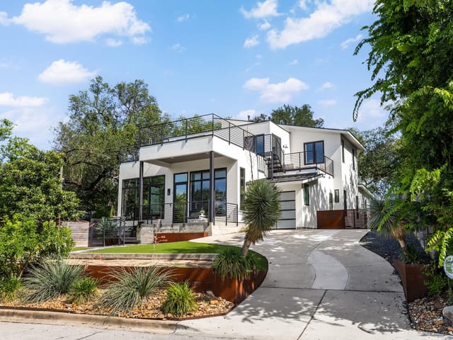 View 1117 Reagan TER in Travis Heights 1117 Reagan TER - front exterior - Luxury home in Travis Heights, Austin, TX