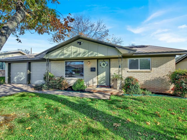1118 Colony North Dr