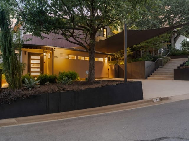 1118 Gillespie Pl