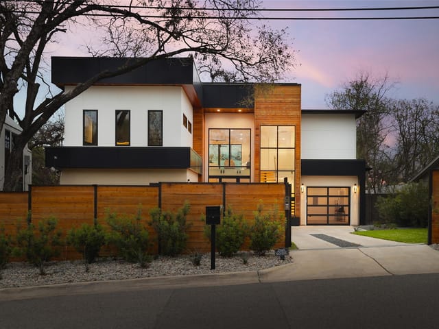 1118 Mariposa DR