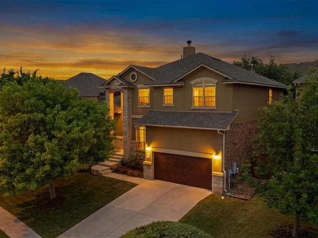 112 Bastrop Dr