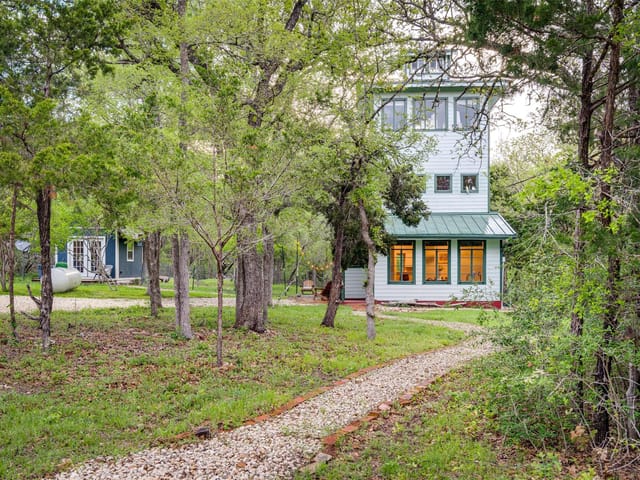 112 Boulder Ln