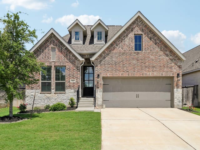 112 Chinaberry Bnd