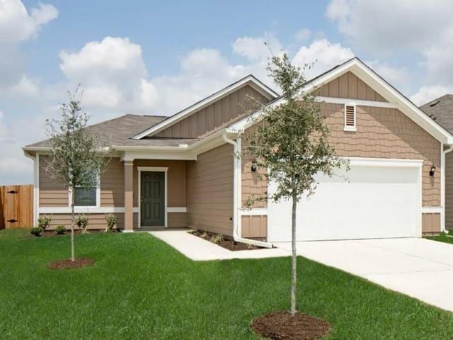 112 Eleanor Ln
