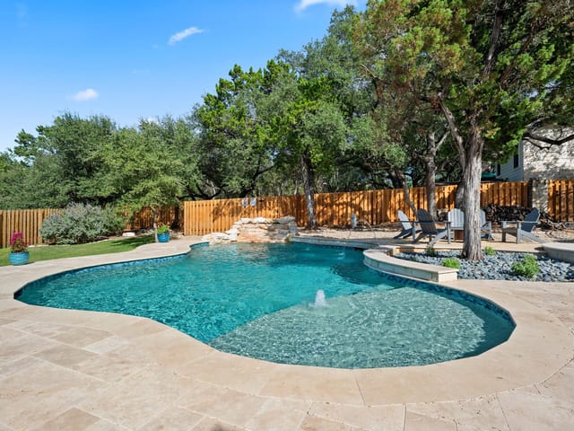 112 Los Altos DR