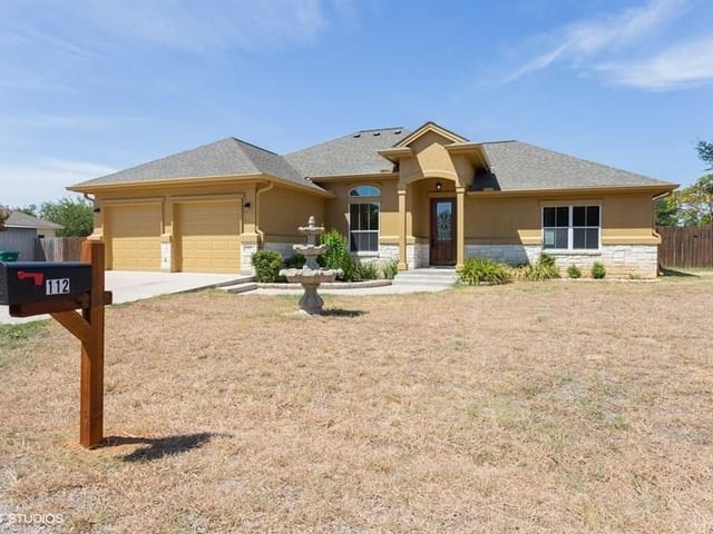 112 Oakwood DR