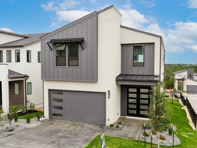 112 Pennybacker LN