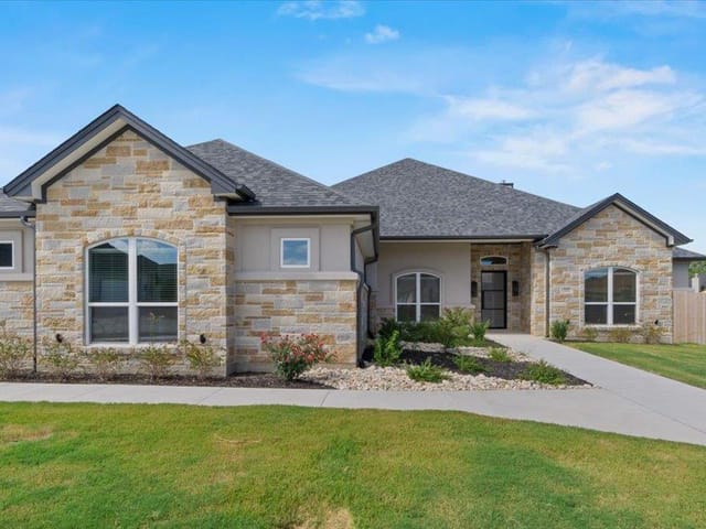 112 Vista De Luna Ln
