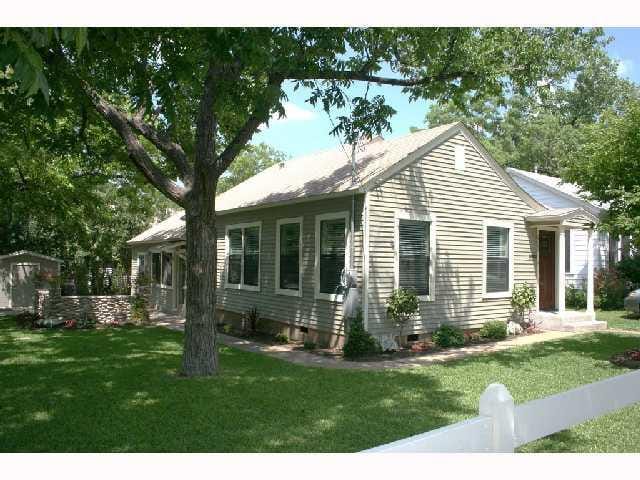112 W Live Oak St