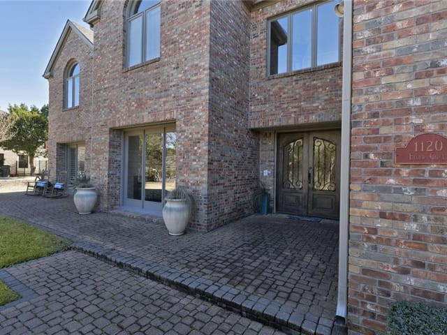 1120 Elder Cir