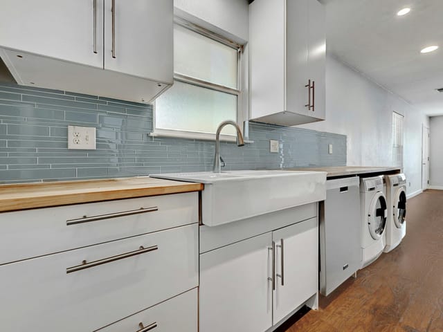 1120 Estes Ave Unit #A & B