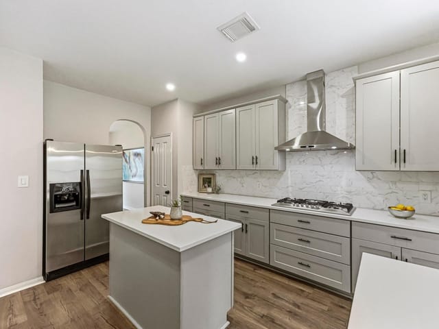 11200 Savin Hill Ln