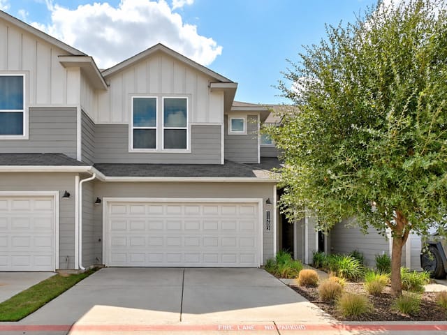 11202 Gadsen LN Unit #67