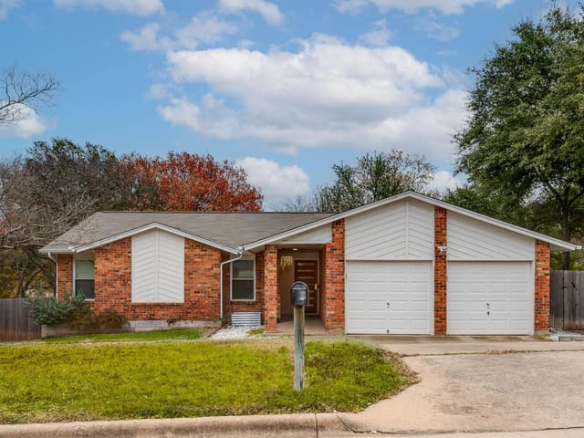 11203 Brushy Glen DR