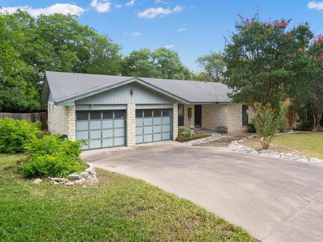 11206 Hidden Bluff Dr