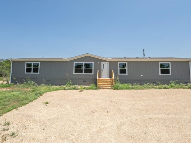 1121 Callihan Rd