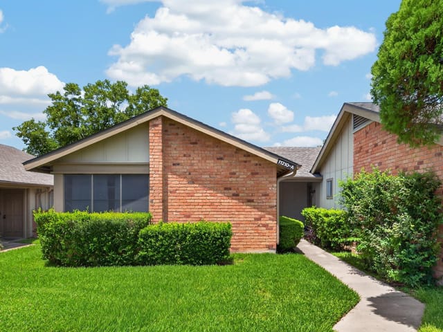 11210 PARKFIELD DR Unit #A