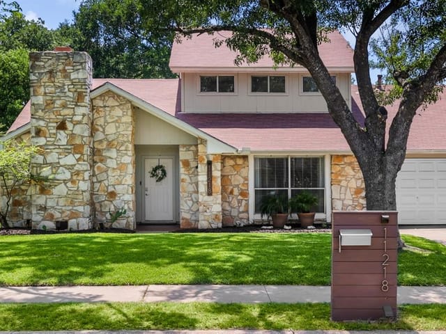 11218 Blackmoor Dr
