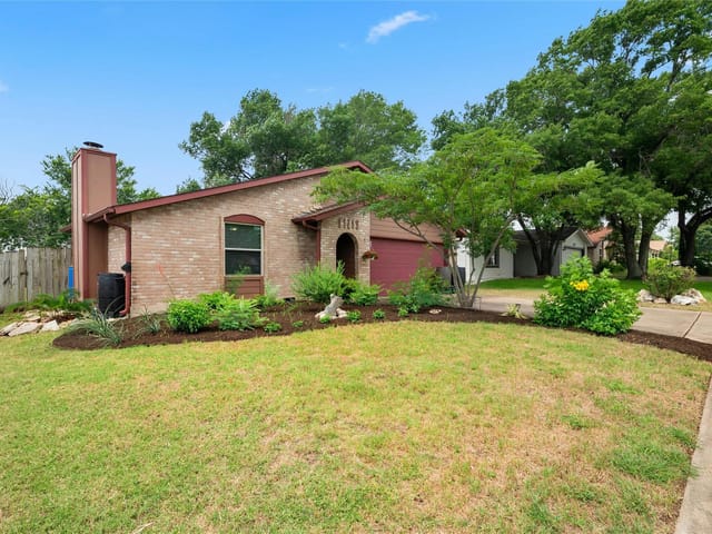 11219 Applewood Dr