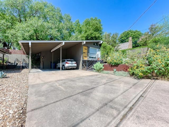 1122 Gillespie Pl Unit #B