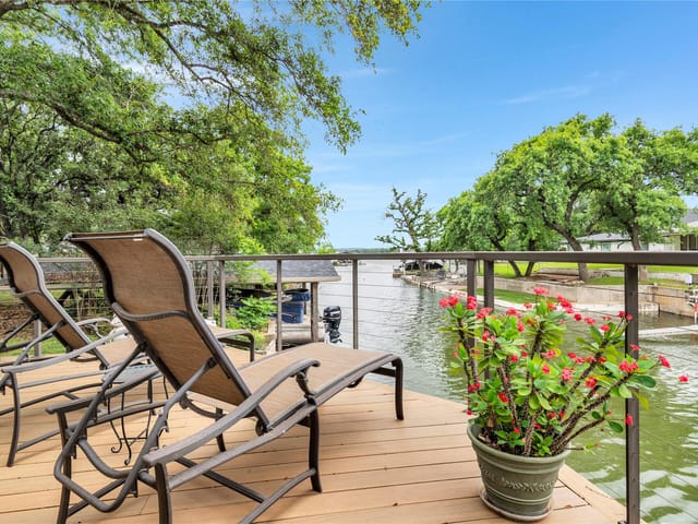 1122 Hill Circle East Dr