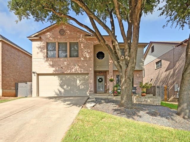 11220 Pickard LN