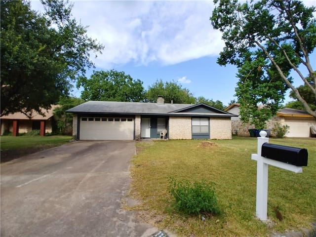 11223 Henge Dr