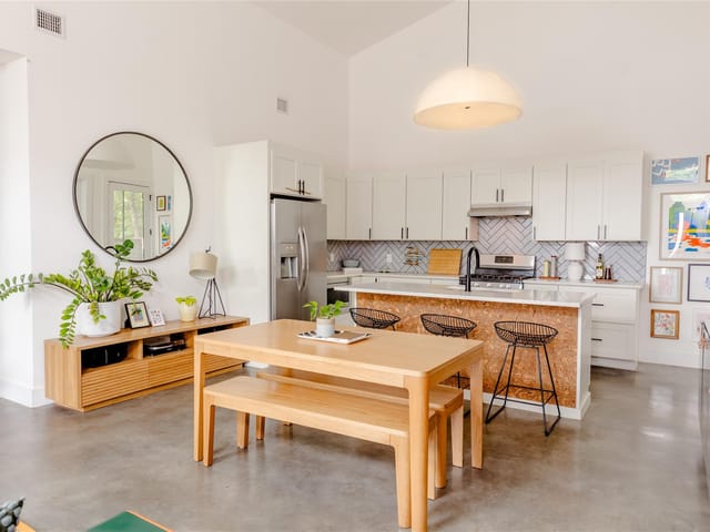 1123 1/2 Gunter St Unit #2