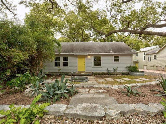 1123 Gillespie PL