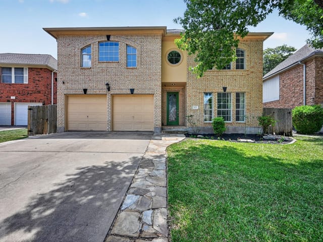 1123 Oaklands DR