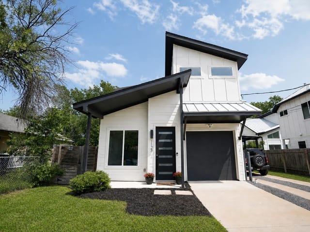 1123 Omega Ave Unit #1