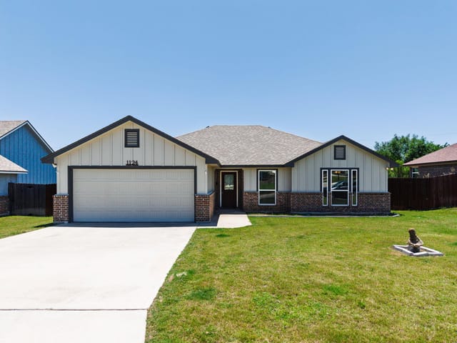 1124 Limestone DR
