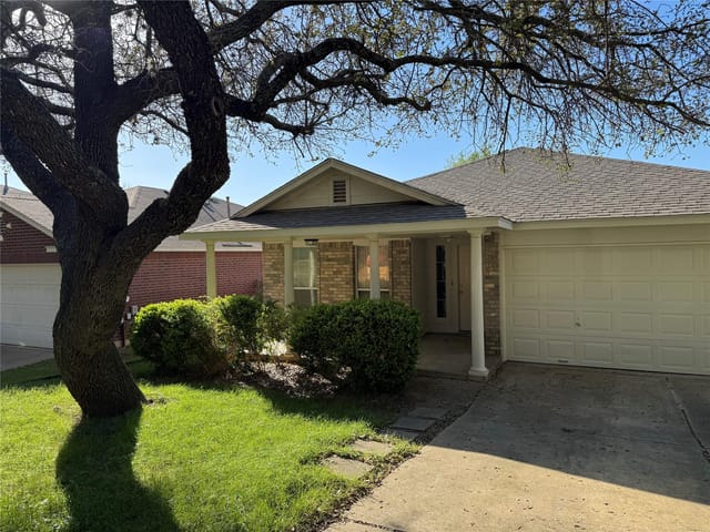 1124 Sundrop Pl