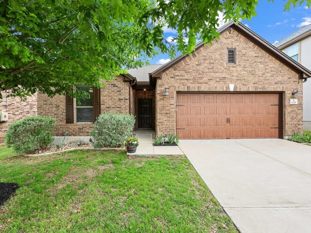 1125 Yellow Iris Rd