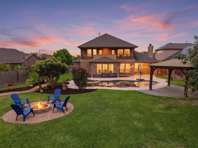 1126 Enclave Way