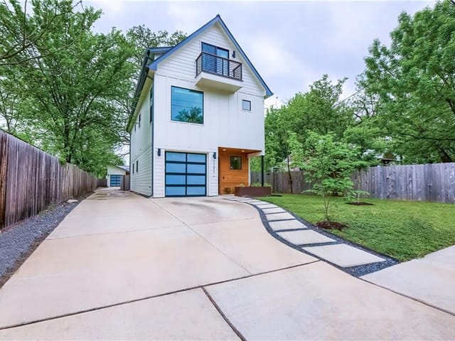 1127 1/2 Gunter St Unit #1
